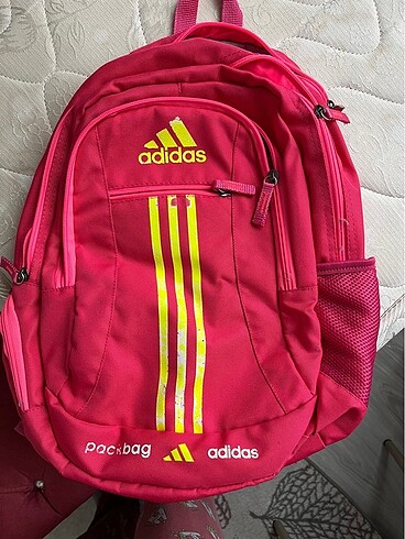 Neon pembe okul çantası