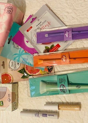 Pastel Pembe Makyaj Ürünleri Seti - Görsel 2