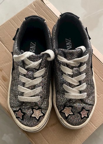 Zara Kız Çocuk Gri Simli Nakışlı Sneakers