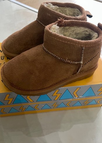 Diğer Ugg bot