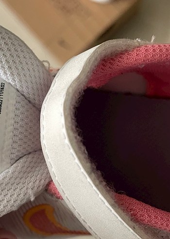 27 Beden Kız Çocuk Pembe Cırt Cırtlı Spor Ayakkabı