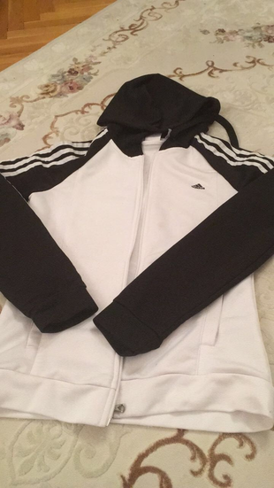 Adidas sweat