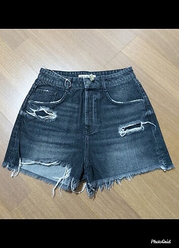 ZARA DENIM SİYAH YIRTIK ŞORT