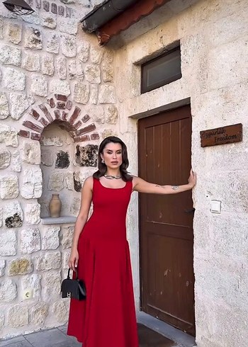 Kırmızı Uzun Elbise - Görsel 2