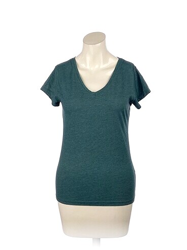 PreLoved T-shirt %70 İndirimli.