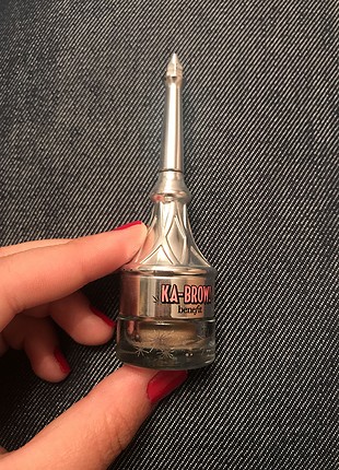 Benefit Cosmetics Benefit kaş farı