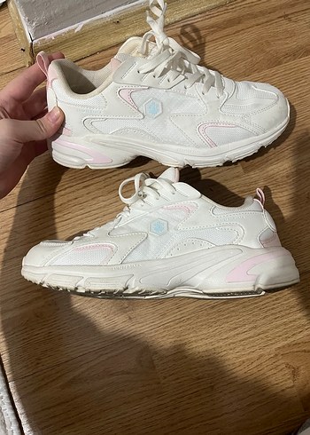 Beyaz Bağcıklı Kadın Spor Ayakkabı - Görsel 2