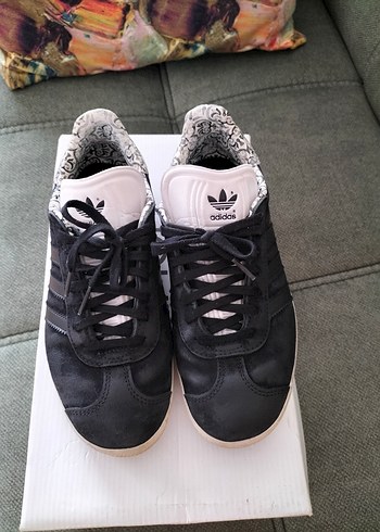 Adidas Kadın Siyah Yılan Desenli Spor Ayakkabı