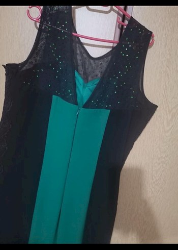 Yeşil Siyah yan güpürlü elbise abiye kuyruklu - Görsel 3