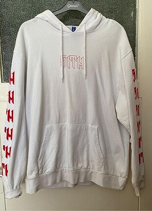 H&M sweatshirt ?