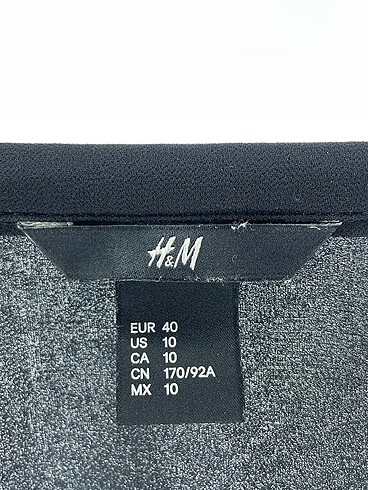 40 Beden siyah Renk H&M Gömlek %70 İndirimli.
