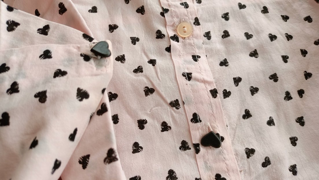 Pembe Kalp Desenli Uzun Kollu Kadın Gömlek - Görsel 4