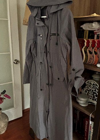 Gri Kadın Uzun Trençkot Kemerli Rahat Kesim - Görsel 4