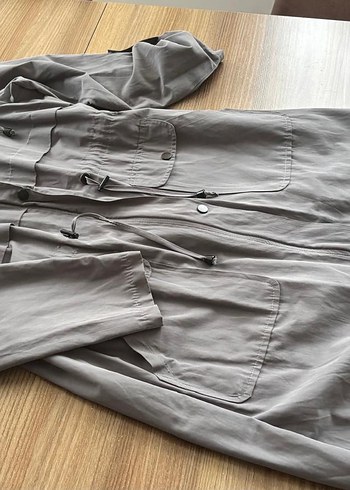 Gri Kadın Uzun Trençkot Kemerli Rahat Kesim - Görsel 9