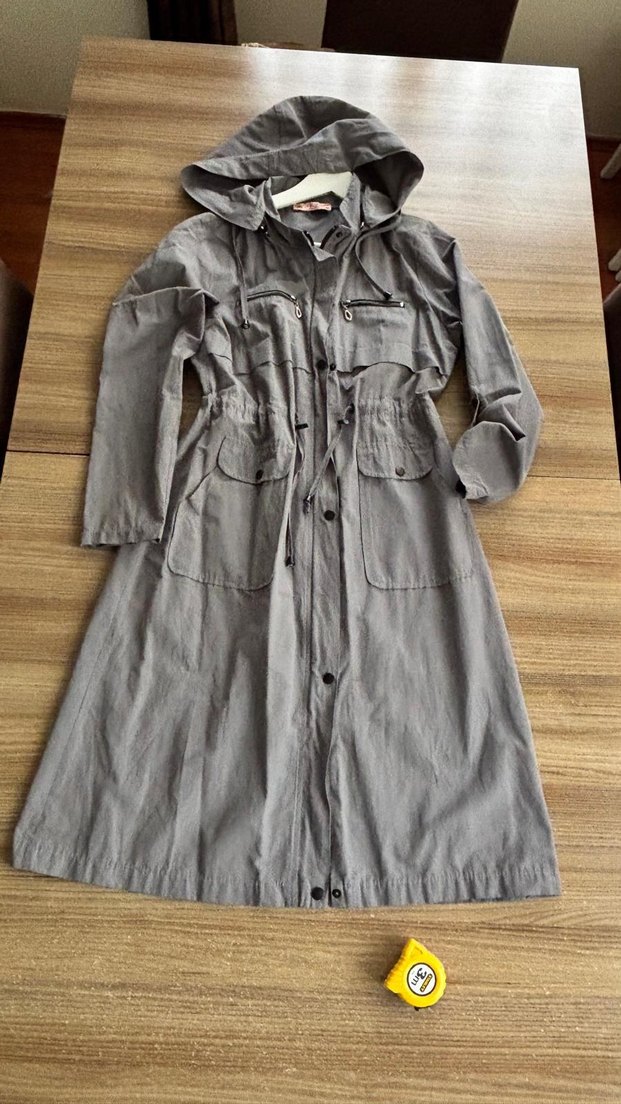 Gri Kadın Uzun Trençkot Kemerli Rahat Kesim - Görsel 3