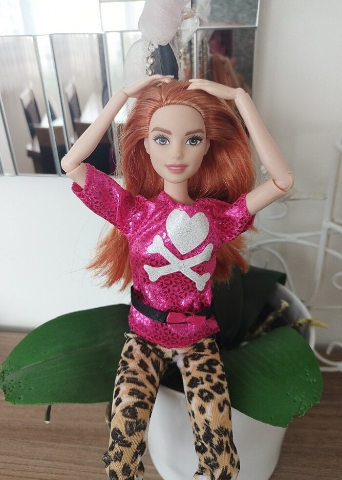 2015 mattel eklemli kızıl Barbie - Görsel 4