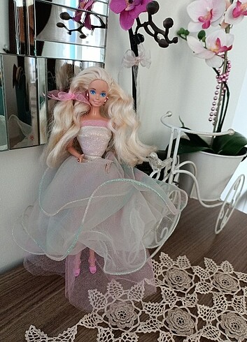  Beden Dance Magic Barbie Doll 
