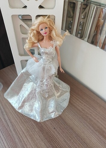  Beden Renk Mattel Barbie 25 yıl tatil bebegi