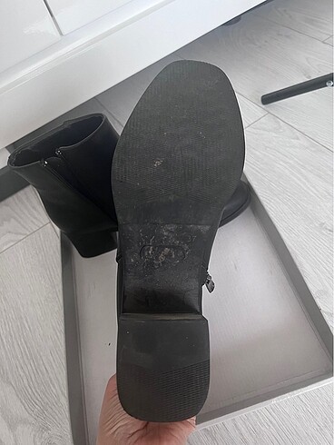 37 Beden siyah Renk Kısa bot
