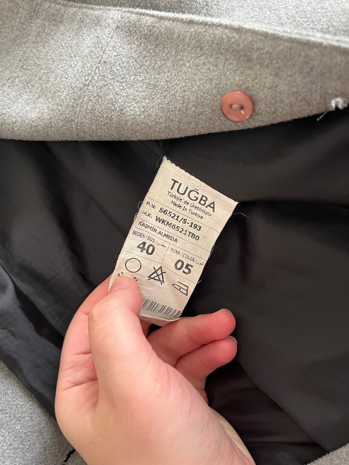 Gri Kruvaze Yaka Kaban - Görsel 3