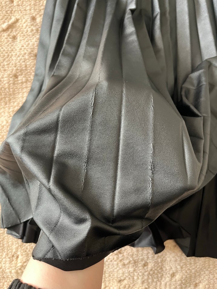 Siyah Pileli Uzun Kadın Etek - Görsel 3