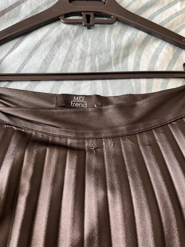 Siyah Pileli Uzun Kadın Etek - Görsel 2