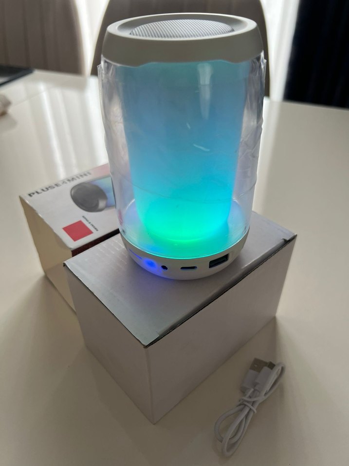 Çok Renkli 360° Işıklı Bluetooth Hoparlör - Görsel 3