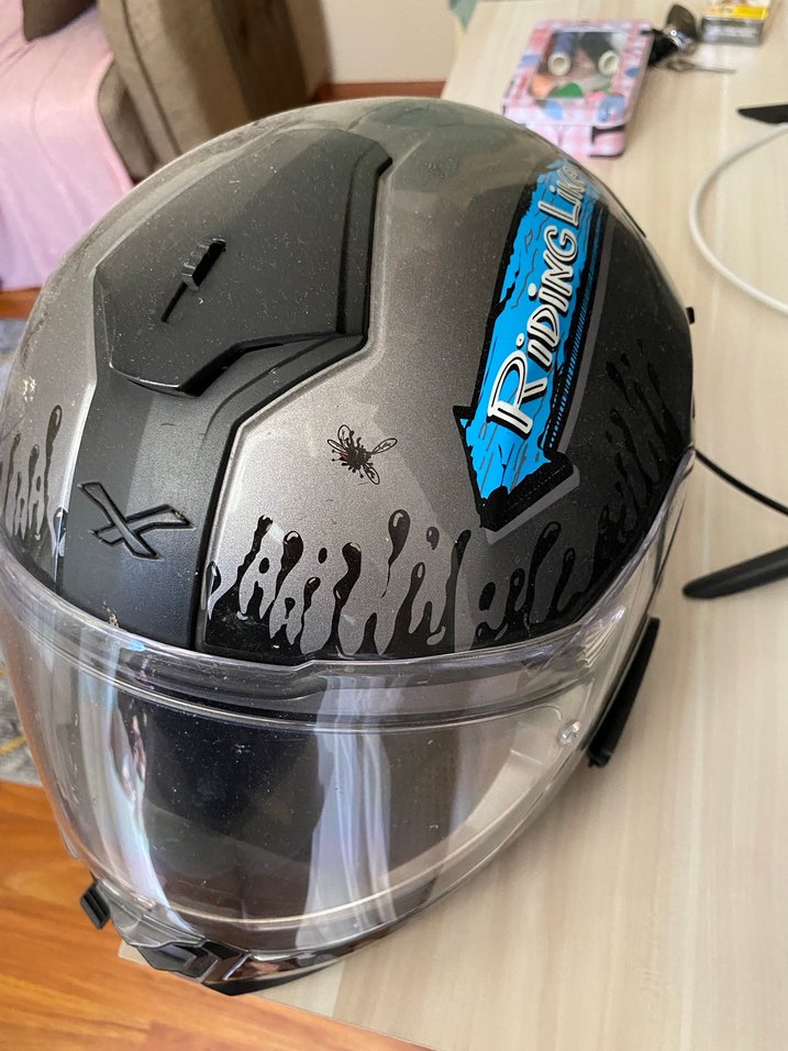 Kemerli Siyah Baskılı Motosiklet Kaskı Interkomlu - Görsel 2