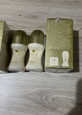 Far Away Kadın Roll-On Deodorant 2'li Set