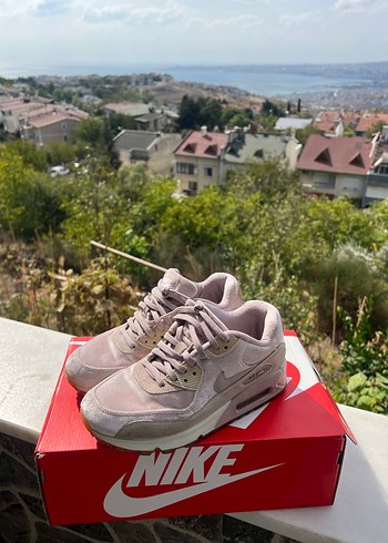 37,5 Beden Nike Kadın Süet Spor Ayakkabı