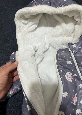 Gri Kapüşonlu Bebek Kış Tulumu - Görsel 9