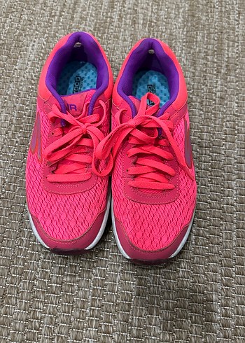 Skechers ürünü