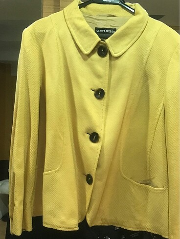 Aker Çok şık sarı ceket?