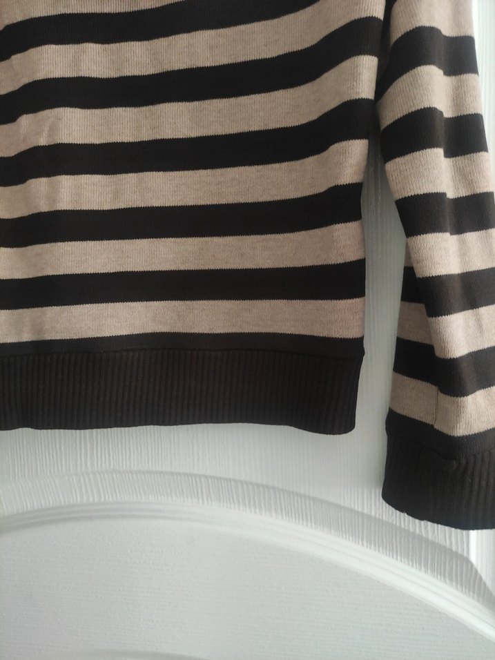 Bej Siyah Çizgili  Kazak - Görsel 3