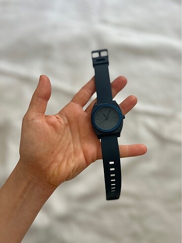 Nixon Saat