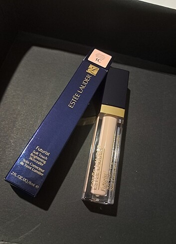 Estee Lauder Futurist Kapatıcı