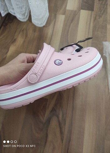 ORİJİNAL PEMBE KADIN CROCS TERLİK