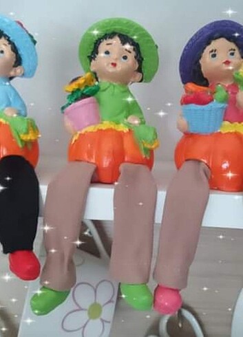 Beden Bacakları sallanan kabak çocuk