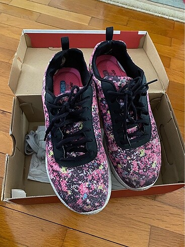 Skechers spor ayakkabı