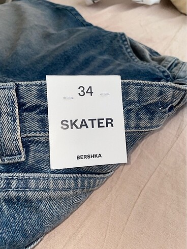 34 Beden lacivert Renk bershka skater fit baggy jean / 34