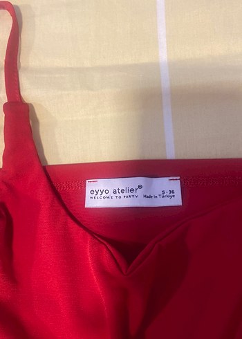 Tek Askılı Siyah ve Kırmızı Büstiyer - Görsel 4