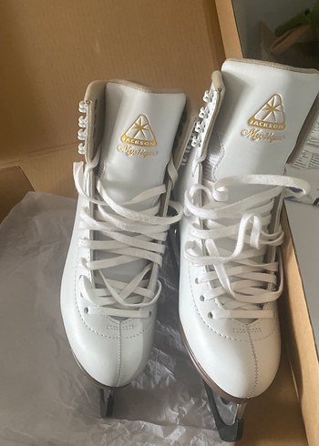 Kadın Buz Pateni - Görsel 2