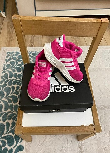 23 Beden Orjinal adidas spor ayakkabı