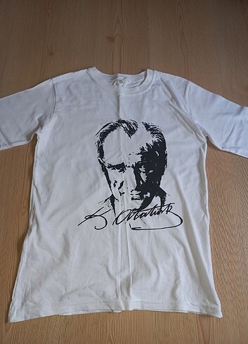11-12 Yaş Beden kız çocuk beyaz atatürk baskılı uzun kollu pamuklu tshirt
