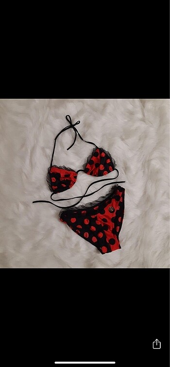 Puantiyeli bikini takımı