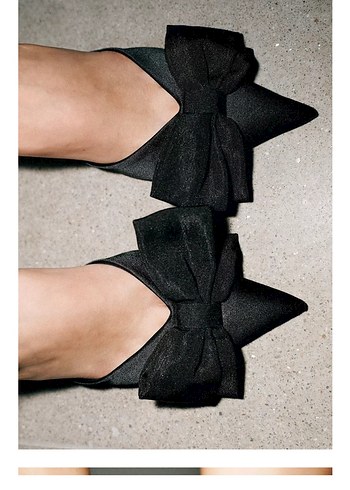 Zara Fiyonklu Siyah Stiletto Topuklu Kadın Ayakkabı