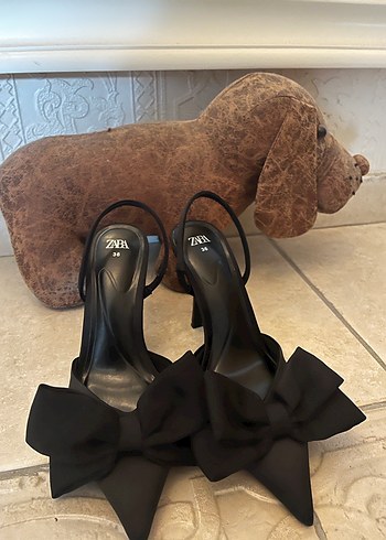 36 Beden Fiyonklu Siyah Stiletto Topuklu Kadın Ayakkabı
