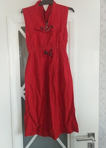 Kemerli Kırmızı Uzun Halter Yaka Elbise