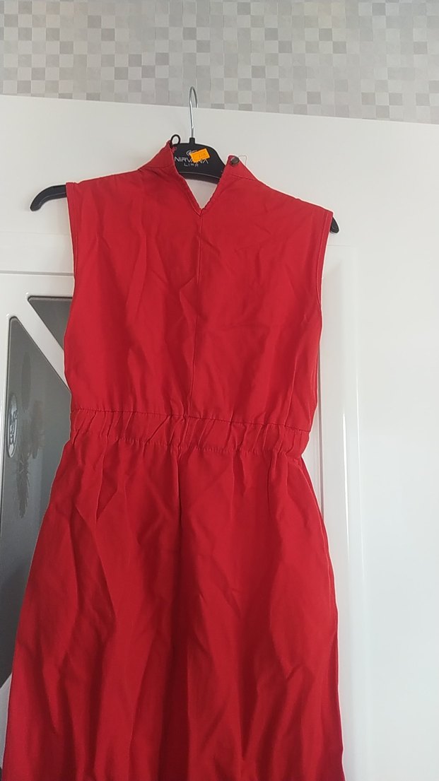 Kemerli Kırmızı Uzun Halter Yaka Elbise - Görsel 4