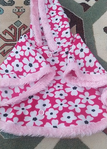 Çiçek Desenli Kapüşonlu Kız Panço - Görsel 2